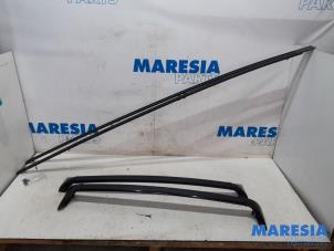Used Roof rack kit Renault Espace (JK) 2.0 16V Turbo Price € 126,00 Margin scheme offered by Maresia Parts
