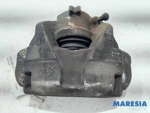 Used Front brake calliper, left Renault Megane III Grandtour (KZ) 1.2 16V TCE 115 Price € 25,00 Margin scheme offered by Maresia Parts