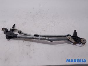 Used Wiper mechanism Renault Megane III Grandtour (KZ) 1.2 16V TCE 115 Price € 50,00 Margin scheme offered by Maresia Parts