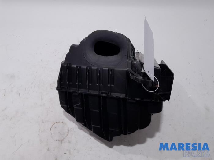Gebrauchte Luftfiltergehäuse Renault Megane III Grandtour (KZ) 1.2 16V TCE 115 Preis € 22,50 Margenregelung angeboten von Maresia Parts