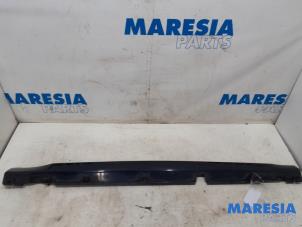 Used Side skirt, right Peugeot 208 I (CA/CC/CK/CL) 1.6 16V THP 155 Price € 105,00 Margin scheme offered by Maresia Parts