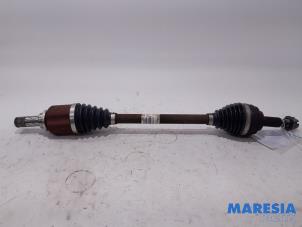 Used Front drive shaft, left Renault Clio IV Estate/Grandtour (7R) 0.9 Energy TCE 90 12V Price € 60,00 Margin scheme offered by Maresia Parts