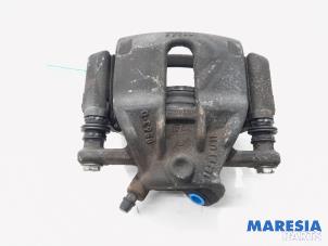 Used Front brake calliper, left Renault Clio IV Estate/Grandtour (7R) 0.9 Energy TCE 90 12V Price € 25,00 Margin scheme offered by Maresia Parts