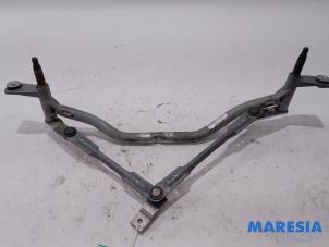 Used Wiper mechanism Renault Trafic (1FL/2FL/3FL/4FL) 1.6 dCi 95 Price € 72,60 Inclusive VAT offered by Maresia Parts