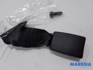 Used Rear seatbelt buckle, right Fiat 500 (312) 1.2 69 Price € 15,00 Margin scheme offered by Maresia Parts