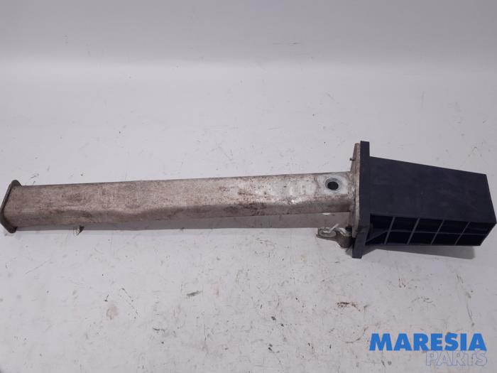 Usagé Faux châssis Citroen C4 Grand Picasso (UA) 2.0 16V Autom. Prix € 40,00 Règlement à la marge proposé par Maresia Parts