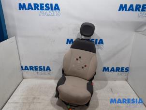 Używane Fotel prawy Fiat Panda (312) 0.9 TwinAir 65 Cena € 120,75 Procedura marży oferowane przez Maresia Parts