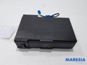 Used CD changer Renault Espace (JK) 2.0 16V Turbo Price € 45,00 Margin scheme offered by Maresia Parts