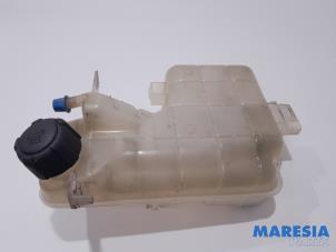 Used Expansion vessel Renault Espace (JK) 2.0 16V Turbo Price € 35,00 Margin scheme offered by Maresia Parts