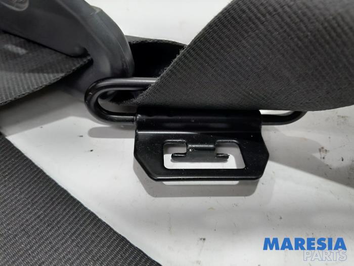 Front seatbelt, right from a Renault Espace (JK) 2.0 16V Turbo 2006