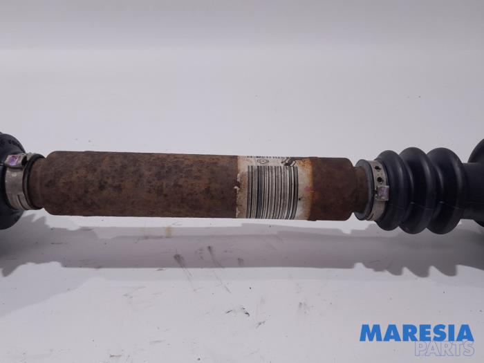 Front drive shaft, left from a Renault Espace (JK) 2.0 16V Turbo 2006
