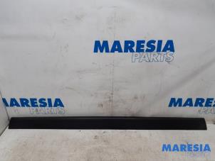 Used Side skirt, right Peugeot 3008 I (0U/HU) 1.6 16V THP 155 Price € 50,00 Margin scheme offered by Maresia Parts