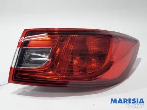 Used Taillight, right Renault Clio IV (5R) 0.9 Energy TCE 90 12V Price € 50,00 Margin scheme offered by Maresia Parts