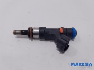 Used Injector (petrol injection) Renault Clio IV (5R) 0.9 Energy TCE 90 12V Price € 20,00 Margin scheme offered by Maresia Parts