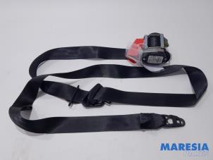 Used Front seatbelt, left Renault Clio IV (5R) 0.9 Energy TCE 90 12V Price € 105,00 Margin scheme offered by Maresia Parts