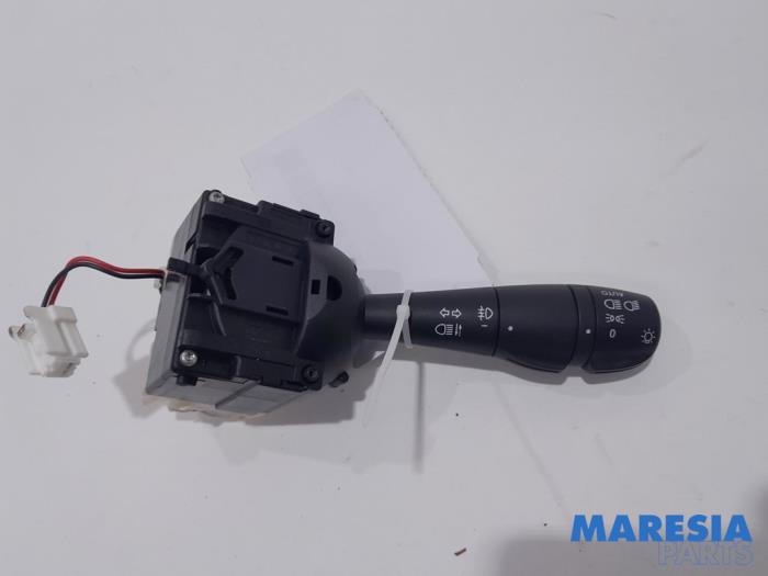 Indicator switch from a Renault Clio IV (5R) 1.6 Turbo 16V RS 200 EDC 2014