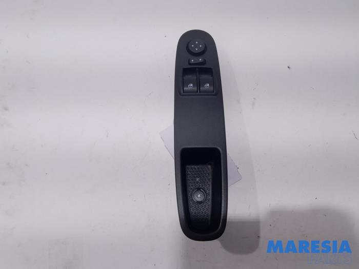 Używane Przelacznik combi okienny Fiat Punto Evo (199) 1.3 JTD Multijet Start&Stop 16V Euro 4 Cena € 25,00 Procedura marży oferowane przez Maresia Parts