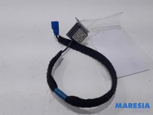 Used GPS antenna Renault Trafic (1FL/2FL/3FL/4FL) 1.6 dCi 95 Price € 30,25 Inclusive VAT offered by Maresia Parts