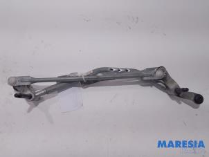 Used Wiper mechanism Renault Captur (2R) 0.9 Energy TCE 12V Price € 75,00 Margin scheme offered by Maresia Parts