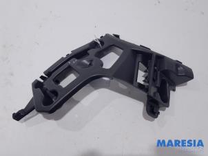 Used Rear bumper bracket, left Renault Captur (2R) 0.9 Energy TCE 12V Price € 15,00 Margin scheme offered by Maresia Parts