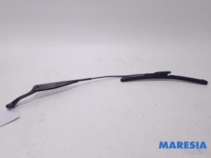 Used Front wiper arm Fiat Panda (312) 0.9 TwinAir 65 Price € 25,00 Margin scheme offered by Maresia Parts