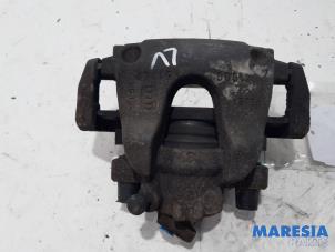 Used Front brake calliper, left Renault Clio IV (5R) 0.9 Energy TCE 90 12V Price € 40,00 Margin scheme offered by Maresia Parts