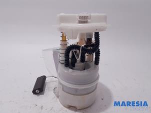 Used Electric fuel pump Renault Clio IV (5R) 0.9 Energy TCE 90 12V Price € 25,00 Margin scheme offered by Maresia Parts