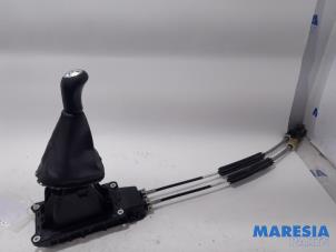 Used Gear stick Renault Clio IV (5R) 0.9 Energy TCE 90 12V Price € 50,00 Margin scheme offered by Maresia Parts