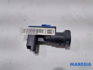 Używane Czujnik asystenta hamowania Peugeot Expert (VA/VB/VE/VF/VY) 2.0 Blue HDi 120 16V Cena € 18,15 Z VAT oferowane przez Maresia Parts