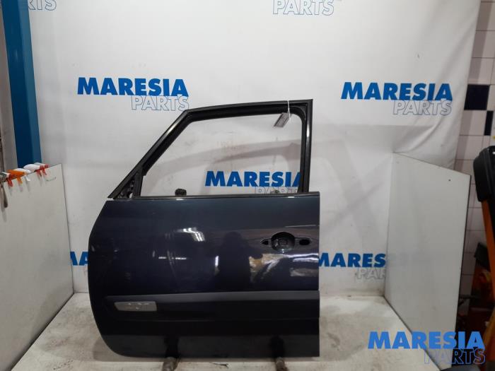 Begagnade Dörr, 4-dörrars, vänster fram Renault Espace (JK) 2.0 Turbo 16V Grand Espace Pris € 75,00 Marginaltabell erbjuds av Maresia Parts