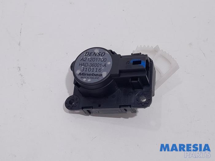 Begagnade Värmarventil, motor Renault Captur I (2R) 0.9 Energy TCE 12V Pris € 40,00 Marginaltabell erbjuds av Maresia Parts