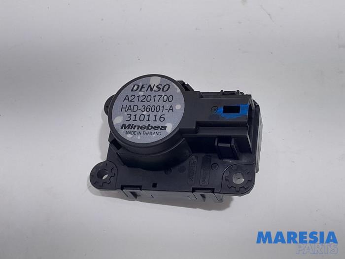 Begagnade Värmarventil, motor Renault Captur I (2R) 0.9 Energy TCE 12V Pris € 40,00 Marginaltabell erbjuds av Maresia Parts