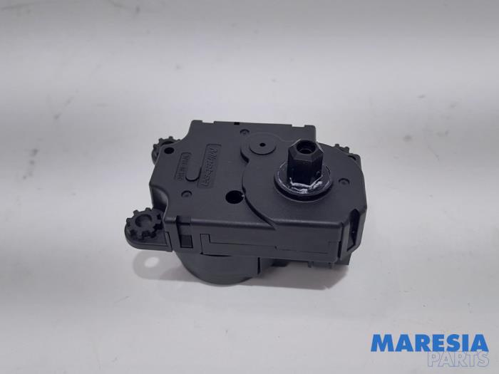 Begagnade Värmarventil, motor Renault Captur I (2R) 0.9 Energy TCE 12V Pris € 40,00 Marginaltabell erbjuds av Maresia Parts