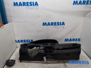 Usados Airbag set + dashboard Renault Scénic III (JZ) 1.5 dCi 110 Precio € 208,95 Norma de margen ofrecido por Maresia Parts