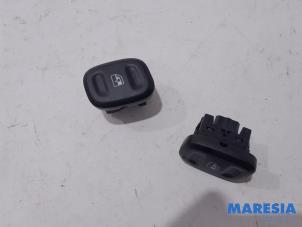 Used Electric window switch Fiat Panda (312) 0.9 TwinAir 65 Price € 20,00 Margin scheme offered by Maresia Parts