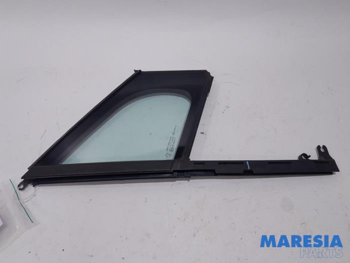 Usados Ventanilla triangular derecha delante Peugeot 3008 I (0U/HU) 1.6 16V THP 155 Precio € 30,00 Norma de margen ofrecido por Maresia Parts