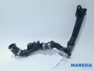 Używane Rura chlodnicy miedzystopniowej Peugeot Expert (VA/VB/VE/VF/VY) 2.0 Blue HDi 120 16V Cena € 30,25 Z VAT oferowane przez Maresia Parts