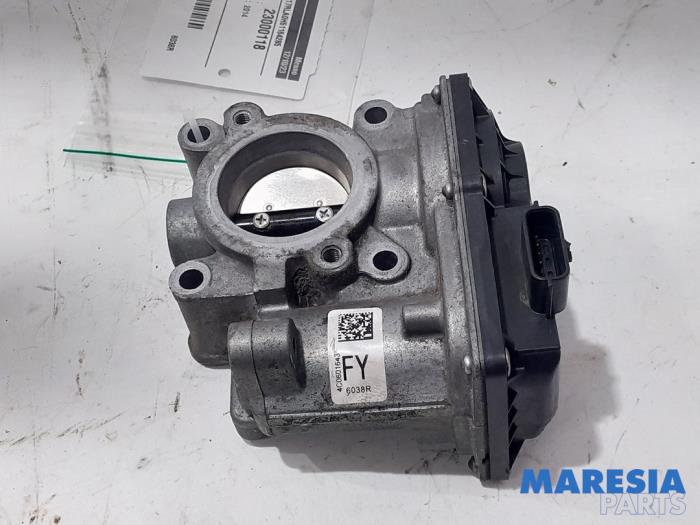 Używane Przepustnica Renault Clio IV Estate/Grandtour (7R) 0.9 Energy TCE 12V Cena € 19,99 Procedura marży oferowane przez Maresia Parts