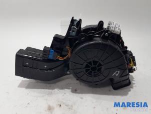 Używane Silnik wentylatora nagrzewnicy Peugeot 508 SW (8E/8U) 2.0 BlueHDi 180 16V Cena € 60,00 Procedura marży oferowane przez Maresia Parts