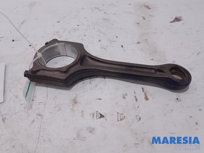 Używane Korbowód Peugeot 207/207+ (WA/WC/WM) 1.6 16V VTi Cena € 30,00 Procedura marży oferowane przez Maresia Parts