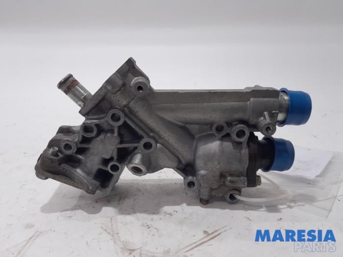 Usagé Boîtier thermostat Peugeot 307 CC (3B) 2.0 16V Prix € 60,00 Règlement à la marge proposé par Maresia Parts
