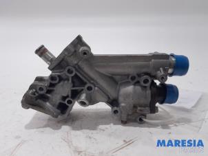 Used Thermostat housing Peugeot 307 CC (3B) 2.0 16V Price € 60,00 Margin scheme offered by Maresia Parts