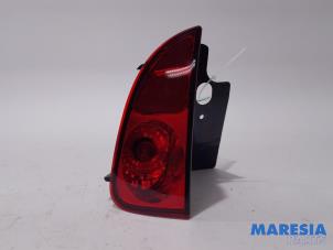 Used Taillight, right Renault Espace (JK) 2.0 Turbo 16V Grand Espace Price € 10,00 Margin scheme offered by Maresia Parts