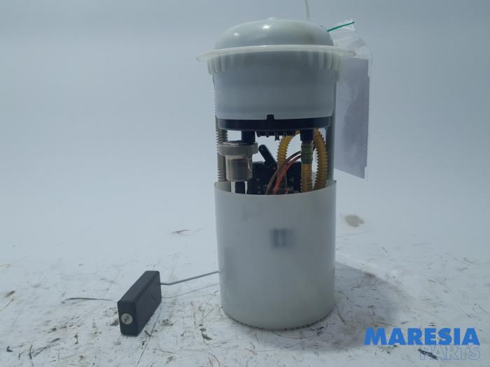 Electric fuel pump from a Fiat 500 (312) 1.2 69 2018