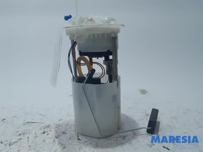 Electric fuel pump from a Fiat 500 (312) 1.2 69 2018
