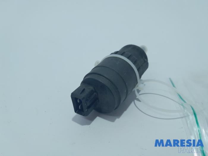 Używane Pompa spryskiwacza przód Fiat Ducato (250) 2.3 D 130 Multijet Cena € 24,20 Z VAT oferowane przez Maresia Parts