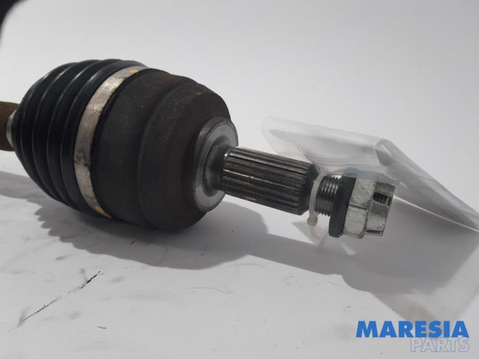 Front drive shaft, left from a Renault Scénic III (JZ) 1.5 dCi 110 2014