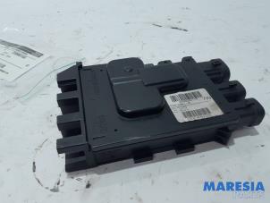 Used Voltage regulator Renault Scénic III (JZ) 1.5 dCi 110 Price € 20,00 Margin scheme offered by Maresia Parts