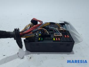 Used Fuse box Renault Scénic III (JZ) 1.5 dCi 110 Price € 90,00 Margin scheme offered by Maresia Parts
