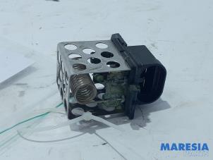 Usagé Résistance ventilateur Renault Scénic III (JZ) 1.5 dCi 110 Prix € 20,00 Règlement à la marge proposé par Maresia Parts